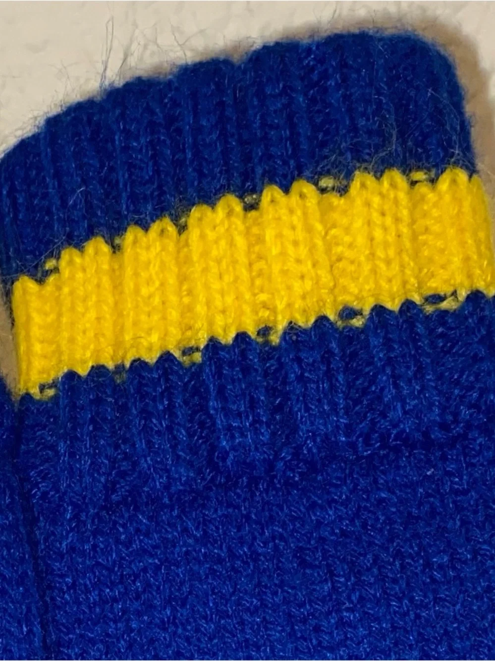 DC Comics Boys Batman Winter Beanie Hat & Mittens Gloves Set Blue Yellow OS